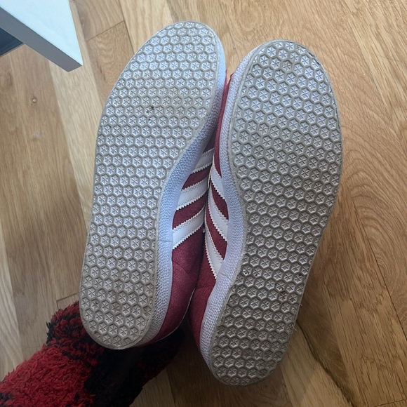Adidas burgundy gazelle sneakers - Picture 3 of 3